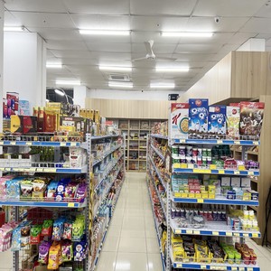 Pyeonuijeom 24/7: Thiên Đường Tiện Lợi - Trái Tim Cuộc Sống Ở Hàn Quốc